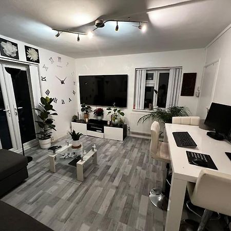 1-Bed Flat With Fast Wi-Fi In Prime Location 15Mins From Central لندن المظهر الخارجي الصورة