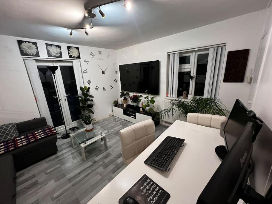 1-Bed Flat With Fast Wi-Fi In Prime Location 15Mins From Central لندن المظهر الخارجي الصورة
